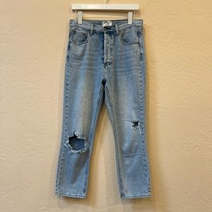 Twelve by Ontwelve Light Wash Distressed Jeans Size 27